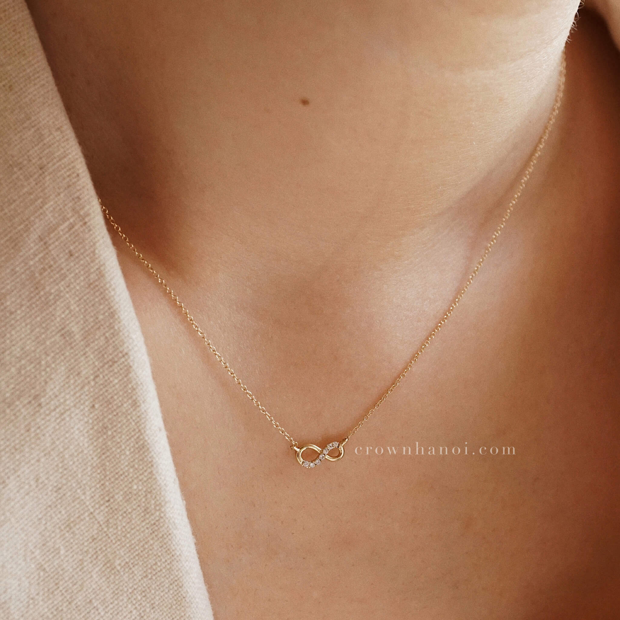 1/10 CT. T.W. Diamond Sideways Infinity Necklace in Sterling Silver | Zales